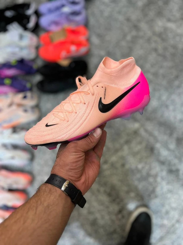 کتونی استوک دار فوتبال نایک ایر زوم صورتی رنگی سایز 40 تا 45 NIKE AIR ZOOM 5