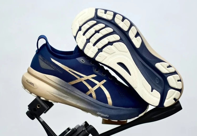 کتونی ژل کایانو 31 اسیکس آبی سرمه ای طلایی سایز ۴۰ تا ۴۵ Asics Gel Kayano 3۱