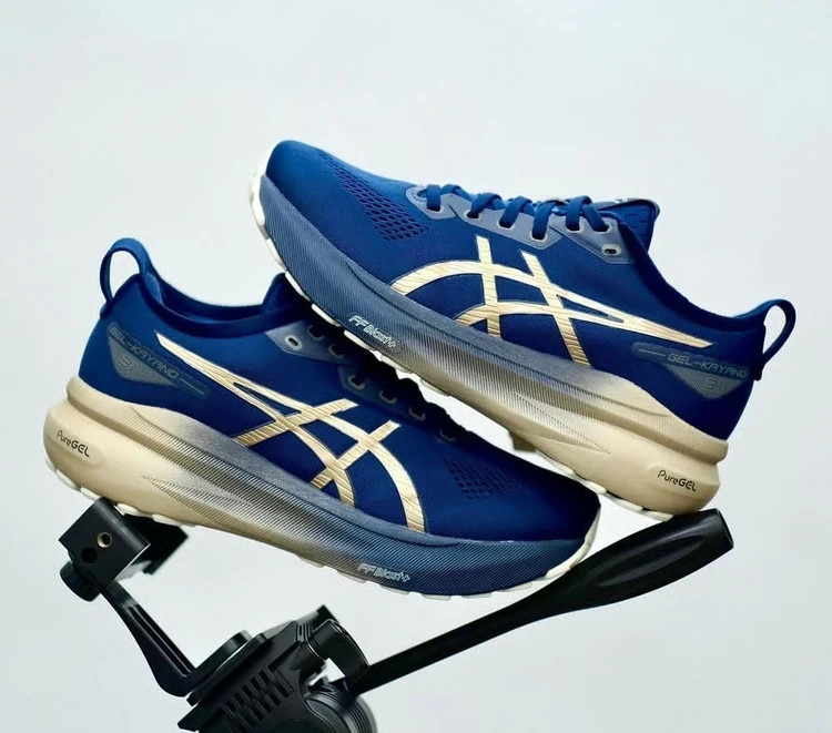 کتونی ژل کایانو 31 اسیکس آبی سرمه ای طلایی سایز ۴۰ تا ۴۵ Asics Gel Kayano 3۱