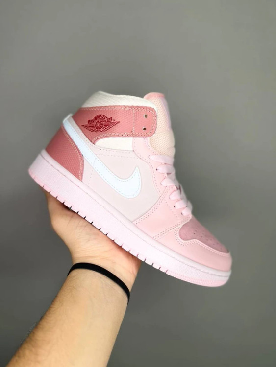 کتونی رانینگ نایک ایر جردن وان سایز 37 تا 40 NIKE AIR JORDAN 1 HIGH