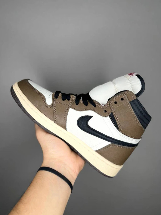 کتونی رانینگ نایک ایر جردن وان سایز 37 تا 45 NIKE AIR JORDAN 1 HIGH