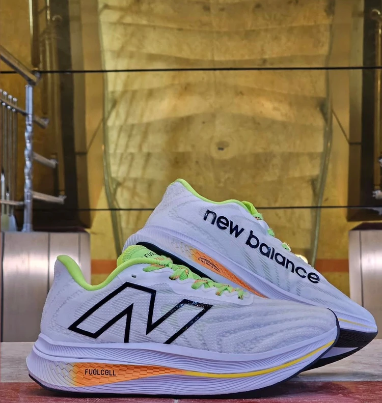 کتونی رانینگ اسپرت نیوبالانس سوپر کامپ ترینر وی 2 سفید نارنجی سایز ۴۰ تا ۴۵ Newbalance Fuelcell Super Comp 2