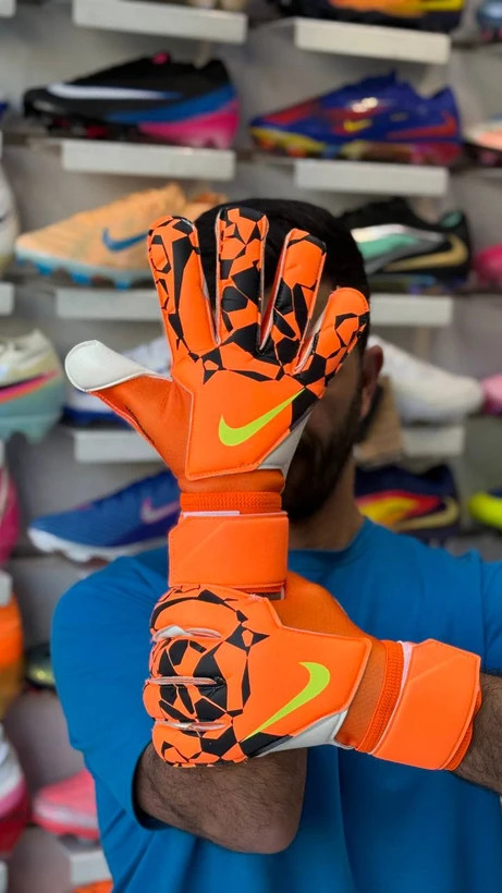 دستکش گلری (دروازه بانی ) نایک نارنجی مشکی زرد سایز ۷ تا ۱۰ Nike