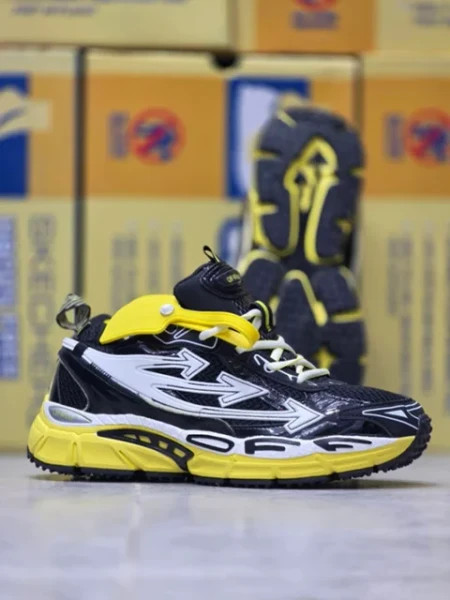 کتونی رانینگ لوکس آف وایت مشکی زرد سایز 40 تا 45 Off White Shoes