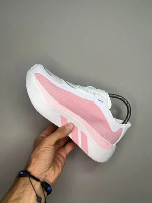 کتونی آدیداس هایپر بوست سایز 37 تا 40 صورتی سفید ADIDAS HYPERBOOST