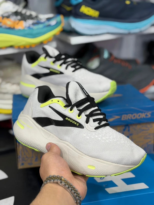 کتونی رانینگ بروکس گاست مکس سایز 36 تا 45 طوسی روشن BROOKS GHOST MAX