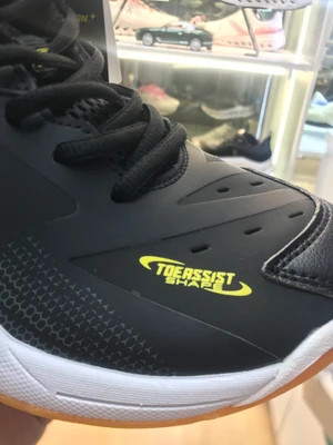 کتونی بدمینتون یونکس سایز 41 تا 45 YONEX BADMINTON