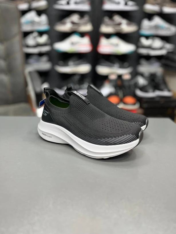 کتونی زنانه اسکیچرز گو ران سایز 37 تا 40 طوسی تیره Skechers Max cushioning Go run