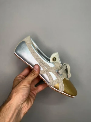 کتونی اسیکس ورساچه اونیتسوکا تایگر نقره ای طلایی سایز 37 تا 40 ASICS VERSACE ONITSUKA TIGER